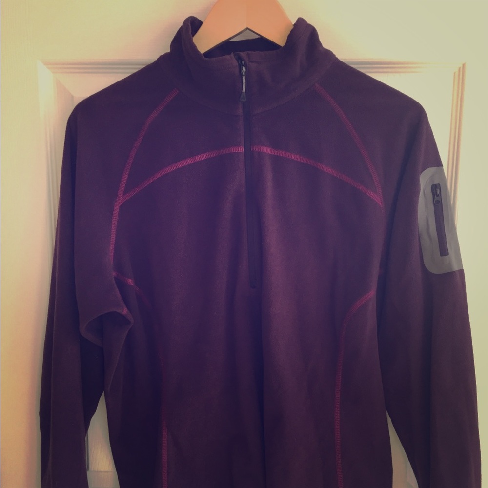 Eddie Bauer Women’s Fleece, pocket on arm